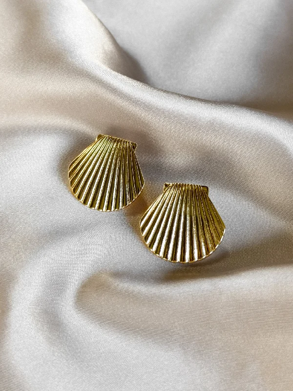 Personalized gold earrings for women-Seashell Earrings