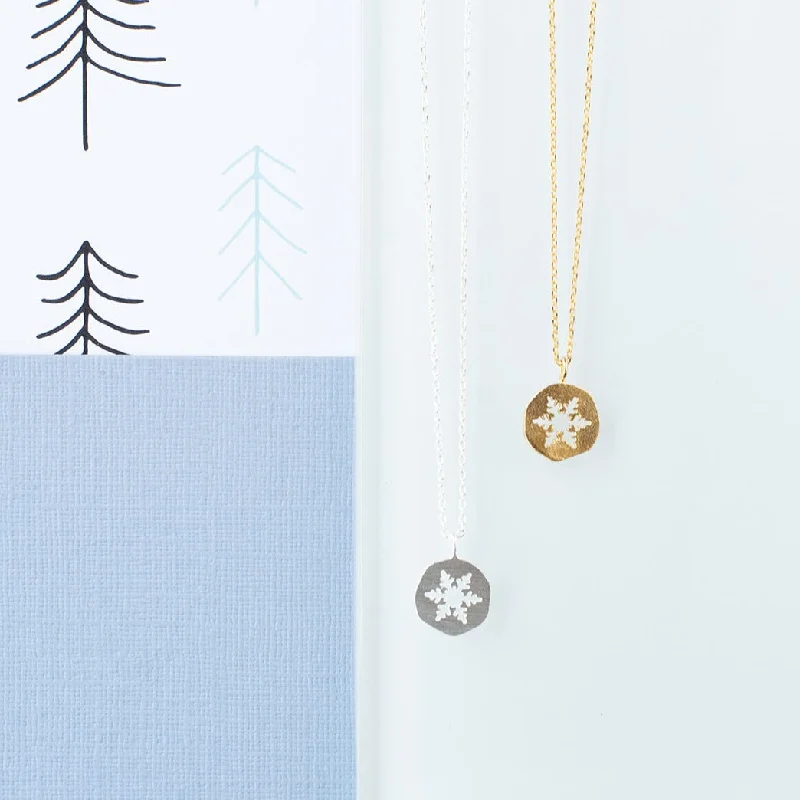 Boho necklace for women-Snowflake Cut Out Necklace