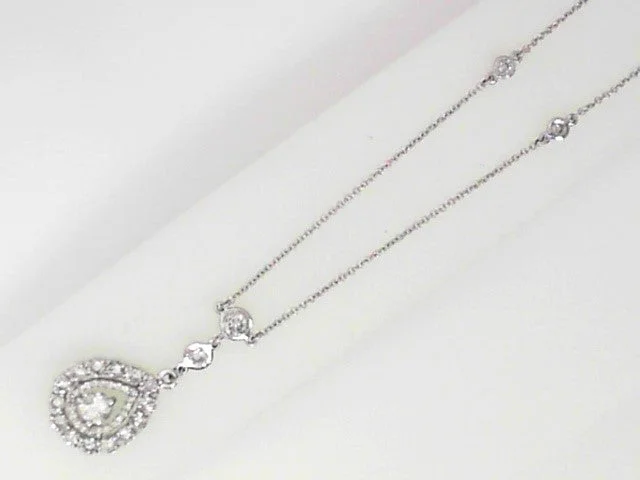 Classic pendant necklace for women-Diamond Necklace